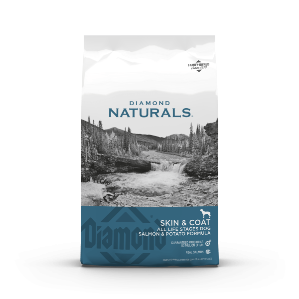 Front of Diamond Naturals Skin & Coat Dog Food bag, salmon and potato recipe for all life stages with probiotics and real salmon